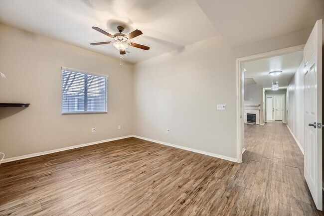 Building Photo - STUNNINGLY UPGRADED 2 Bedroom Condo In SPA...