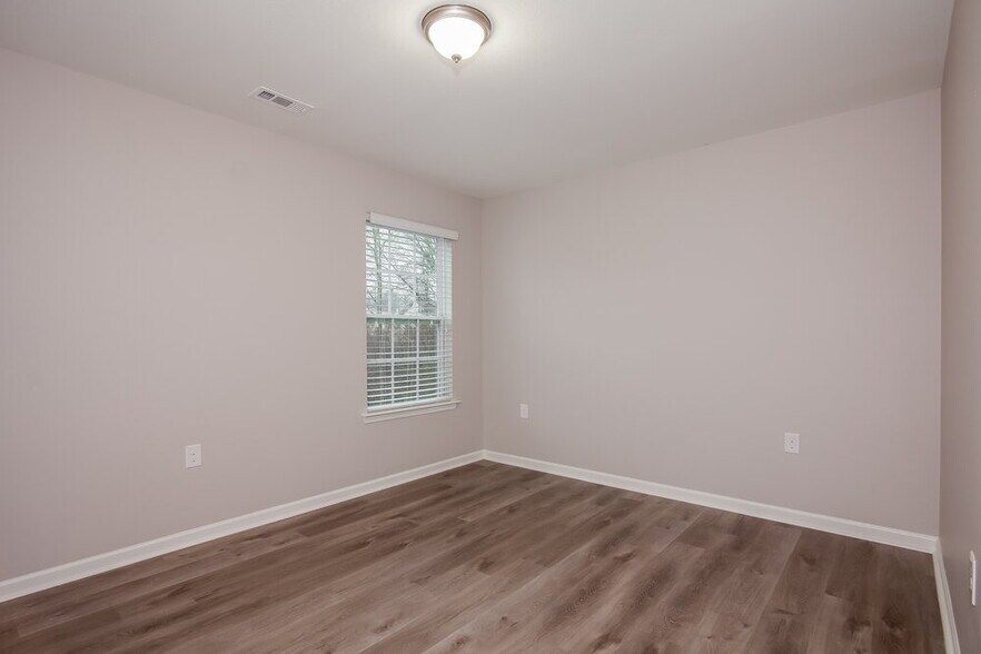 Building Photo - 3632 Alexander Forest Dr