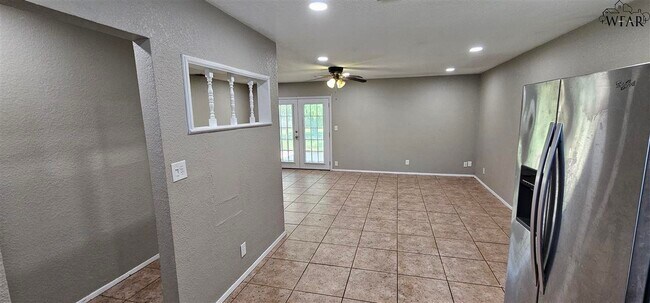 Building Photo - 1620 Grandview W