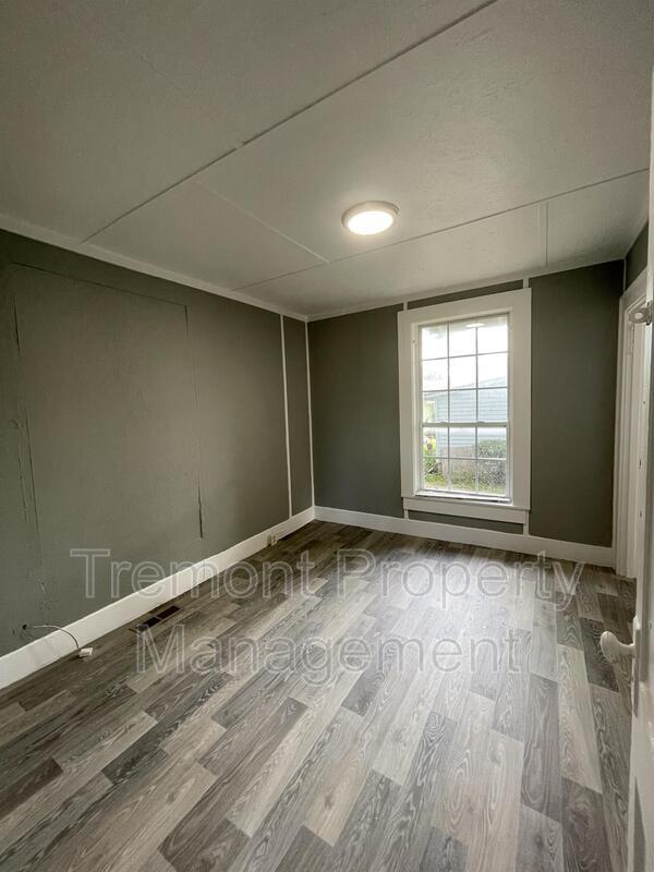 Building Photo - 727 Carden Ave