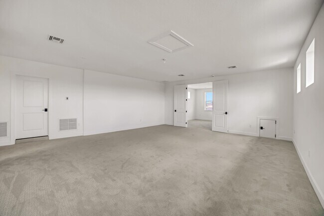 Building Photo - 20161 SE Bridgewater Dr