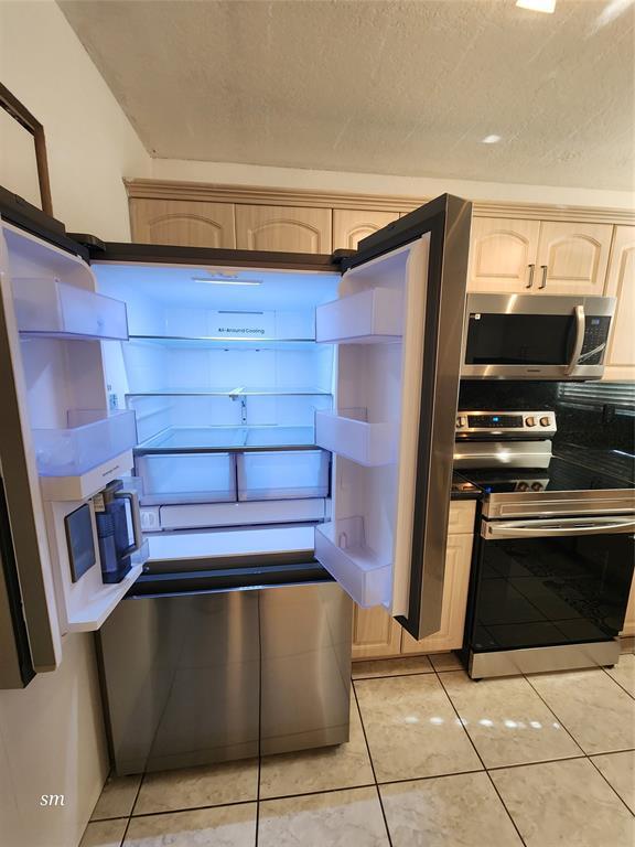 Building Photo - 119 Hidden Court Rd