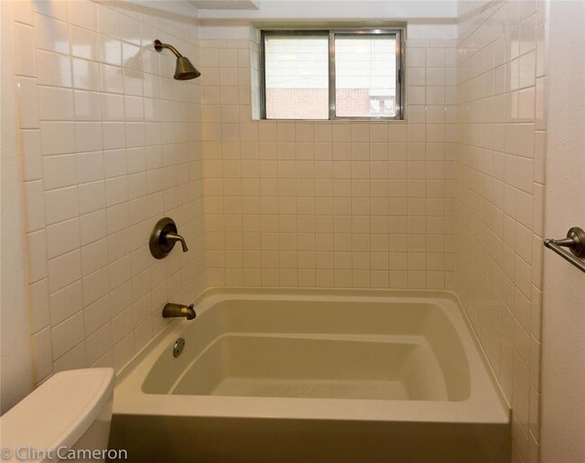 Building Photo - 8005 Pinedale Cove