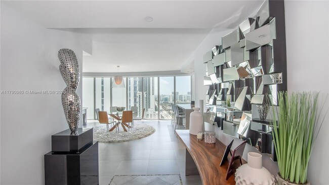 Building Photo - 17555 Collins Ave
