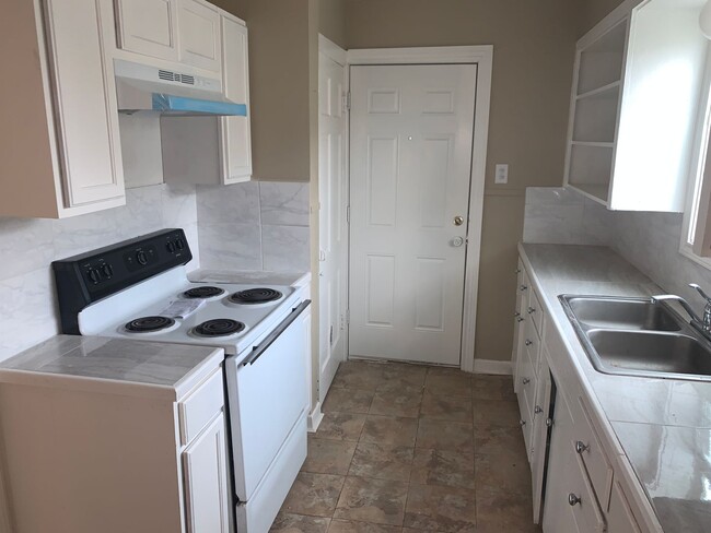 Building Photo - Duplex