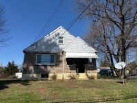 Building Photo - Newly Renovated 3-bedroom, 1-bathroom home with 2 car garage in Bethlehem Township