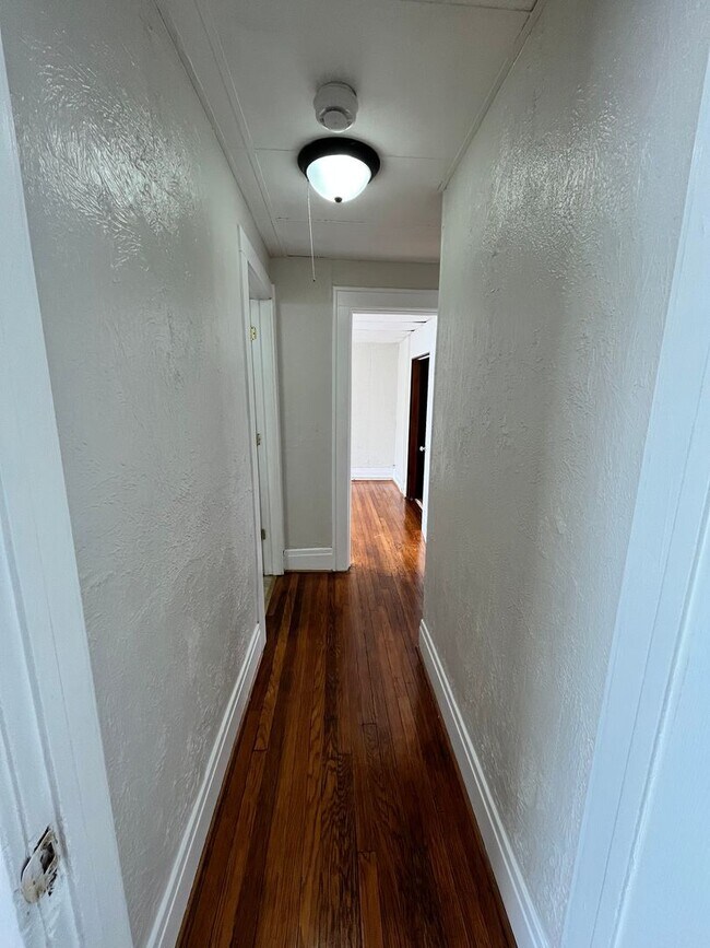 Building Photo - 128-130 Mildred Ave.