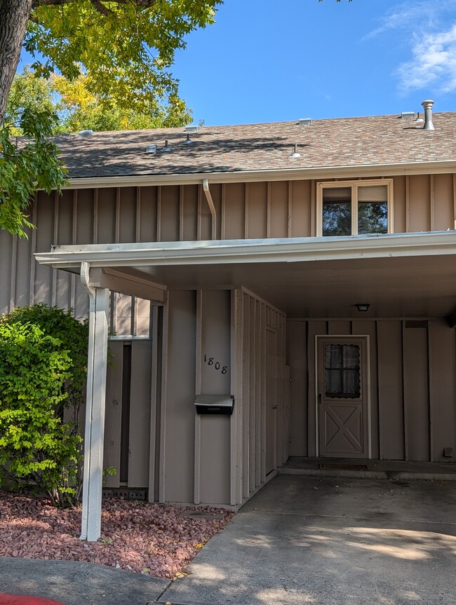 Private carport - 1808 Indian Meadows Ln