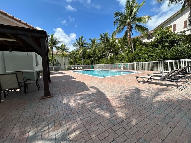 Building Photo - 321 SW 87th Path
