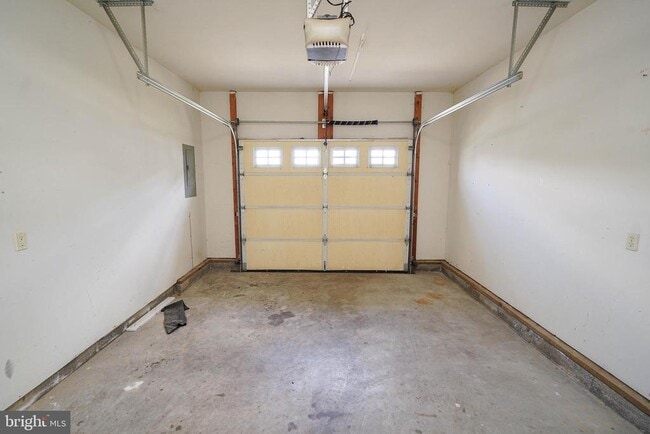 Building Photo - 1455 Hidden Meadow Ln