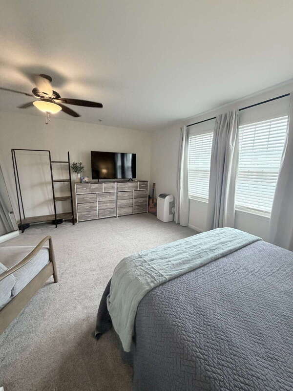 Building Photo - 978 Harrison Cir