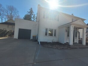 Building Photo - 225/227 Summit Ave