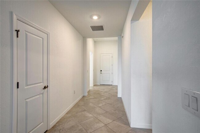 Building Photo - 11387 Pinot Dr