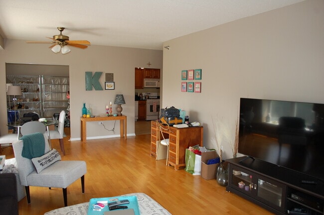 Building Photo - 440 W Mahogany Ct