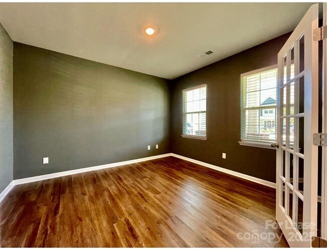 Building Photo - 141 W Morehouse Ave