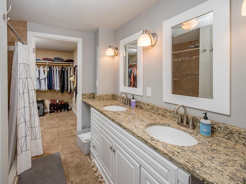 Building Photo - 3055 Utah Ave S