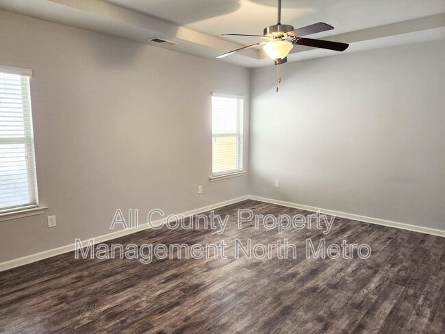 Building Photo - 123 Hickory Village Cir