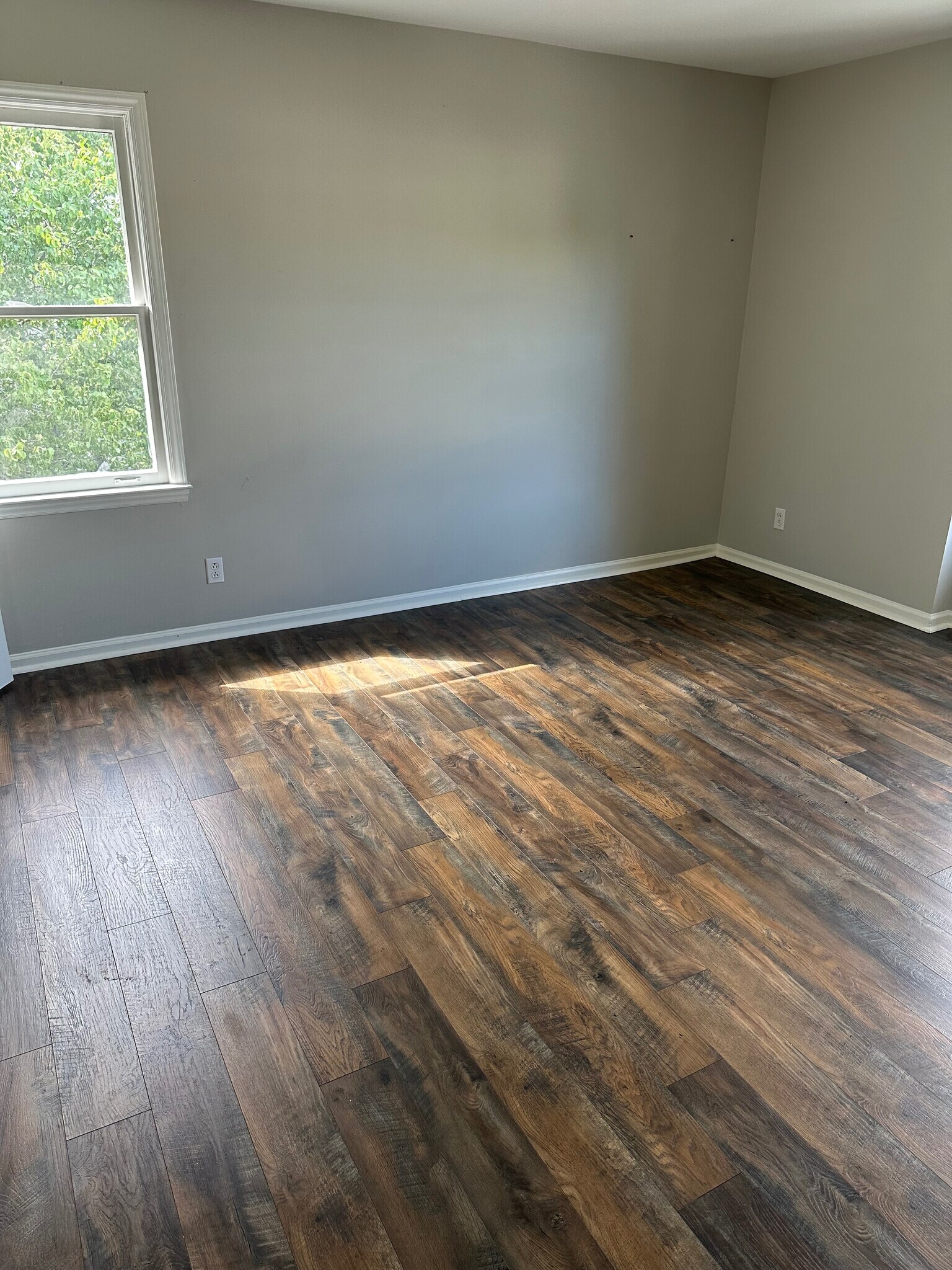 Building Photo - Room in Condo on Meadow Rose Ln