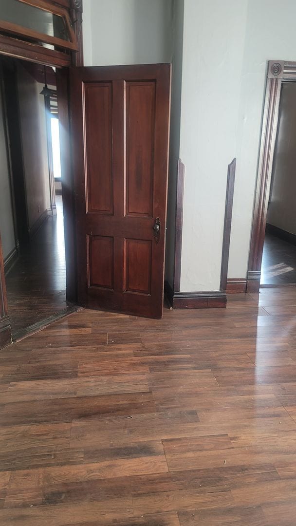 Building Photo - 3 Bedroom 1 Bathroom Duplex