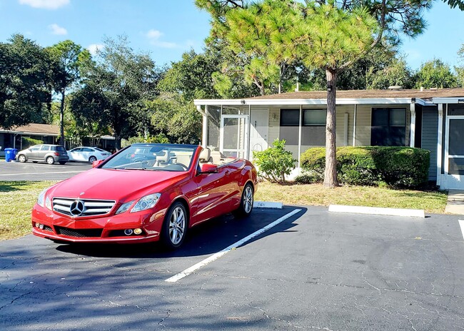 Building Photo - 560 7th Pl