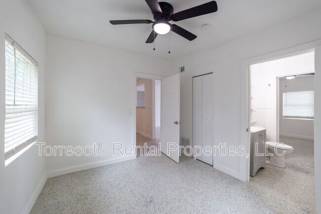 Building Photo - 823 N Trinity