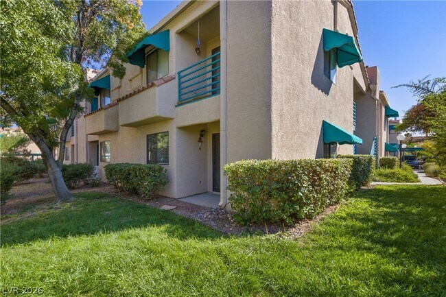 Building Photo - 2220 Pine Breeze Ln