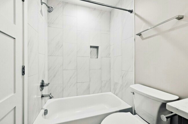 Building Photo - 4270 W 13th Ave