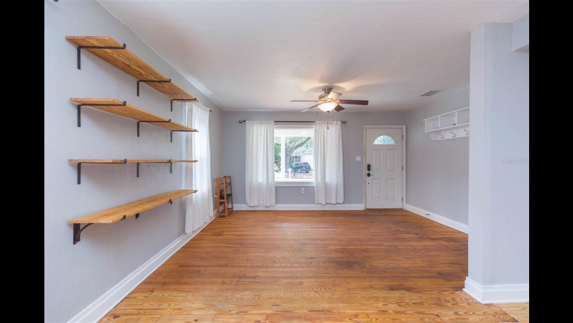 Building Photo - 1221 E Flora St