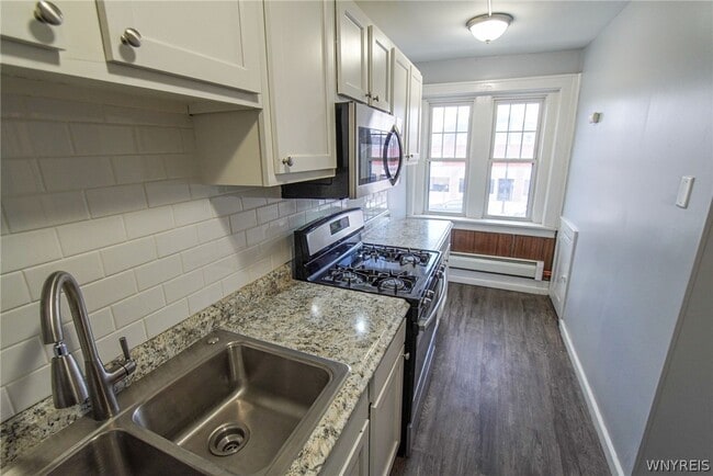 Building Photo - 1225 Hertel Ave