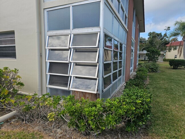 Building Photo - OOH-LA-LA ! Vero Beach Rentals. Vero Beach Rent, LLC and Property Management Company