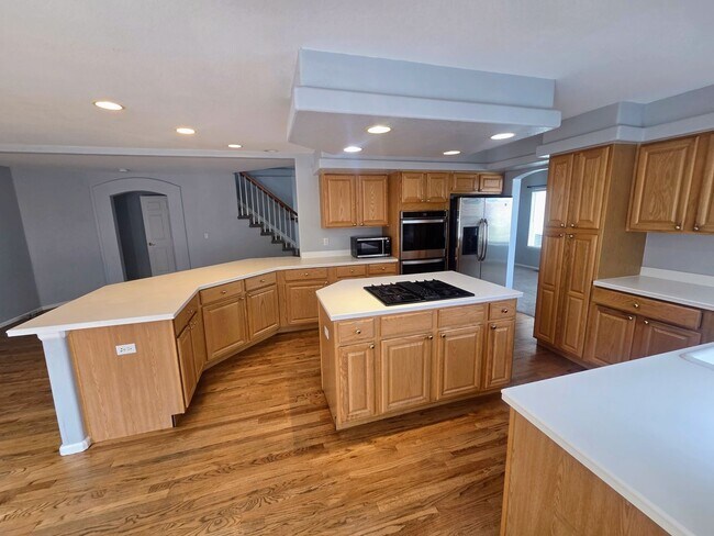 Building Photo - Beautiful Highlands Ranch Home with Finished Basement & 3-Car Garage!
