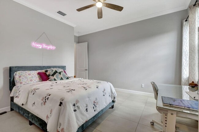 Building Photo - 870 Hookline Cir