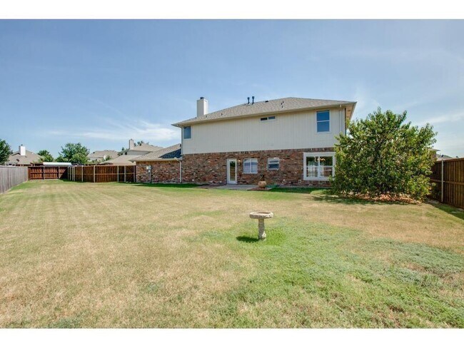 Building Photo - 137 W Clubview Ct