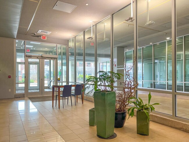 Building Photo - 3,400 SQFT CONDO IN DOWNTOWN CHAMPAIGN W/ ...