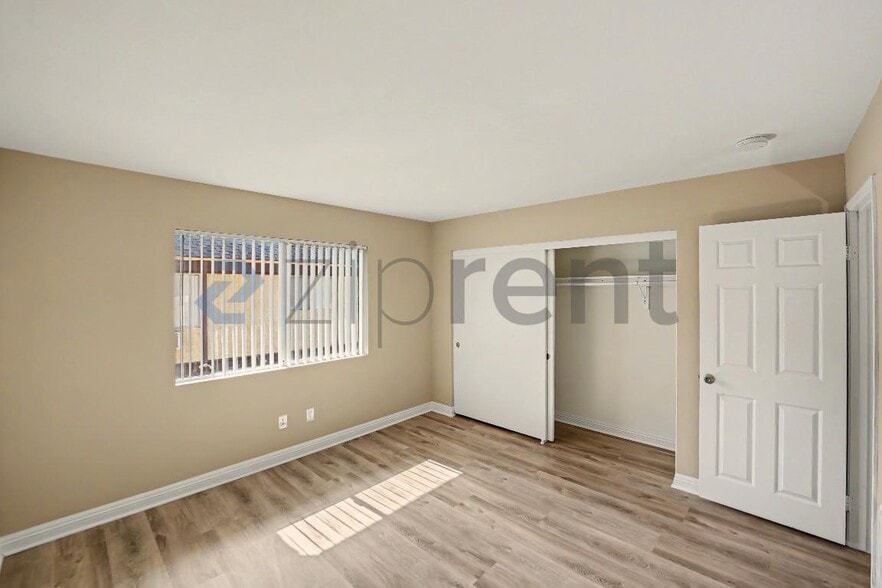 Building Photo - Unit 9