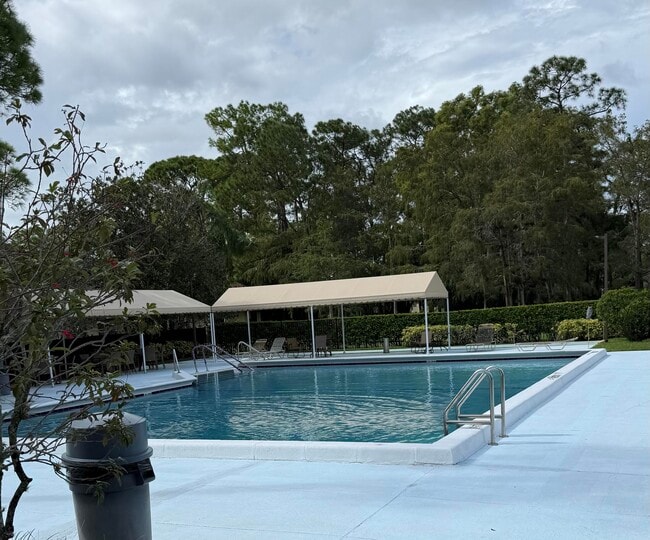 Building Photo - 131 Manchineel Ct