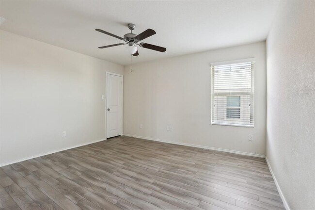 Building Photo - 5713 Kennedy St