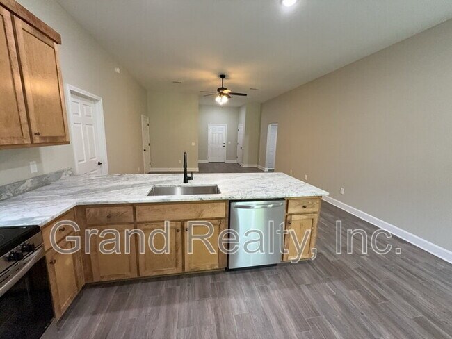 Building Photo - 7230 Par Ln