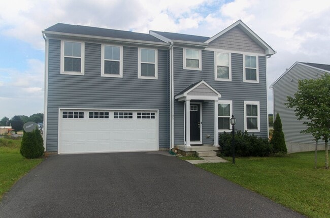 Primary Photo - 4 Bed, 2.5 Bath Single Family Home in Mart...