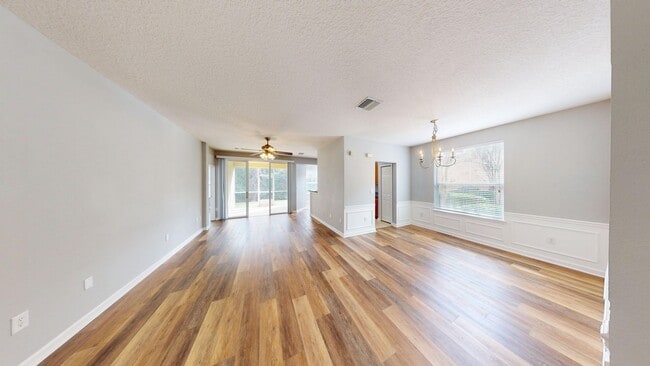 Building Photo - Spacious 2Bed/ 2Bath Condo With Office and 1-Car Garage - Bartram Park - Available NOW!