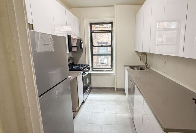 Interior Photo - 502-504 Amsterdam Avenue
