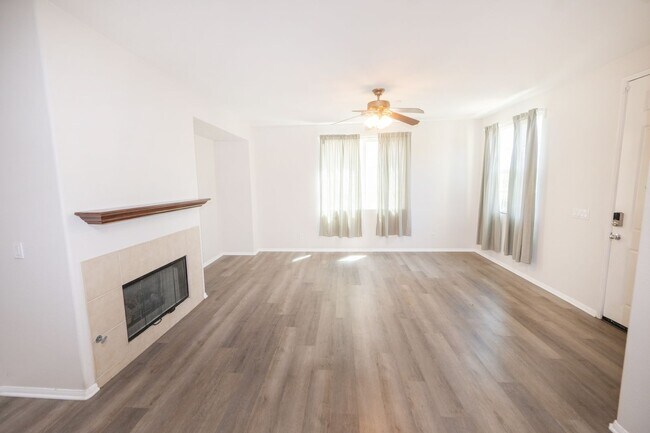 Building Photo - Amazing 3 Bedroom Condo available now! Chula Vista / Eastlake / Otay Ranch Area