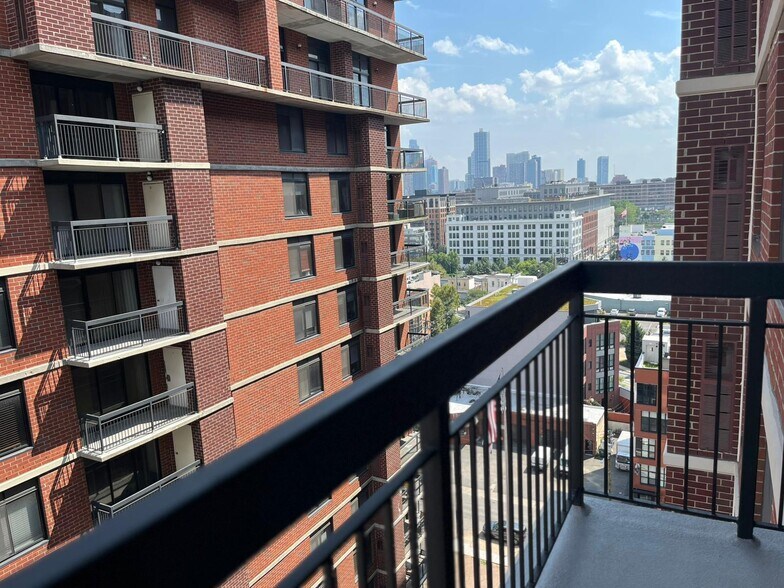 Balcony - 700 1st St