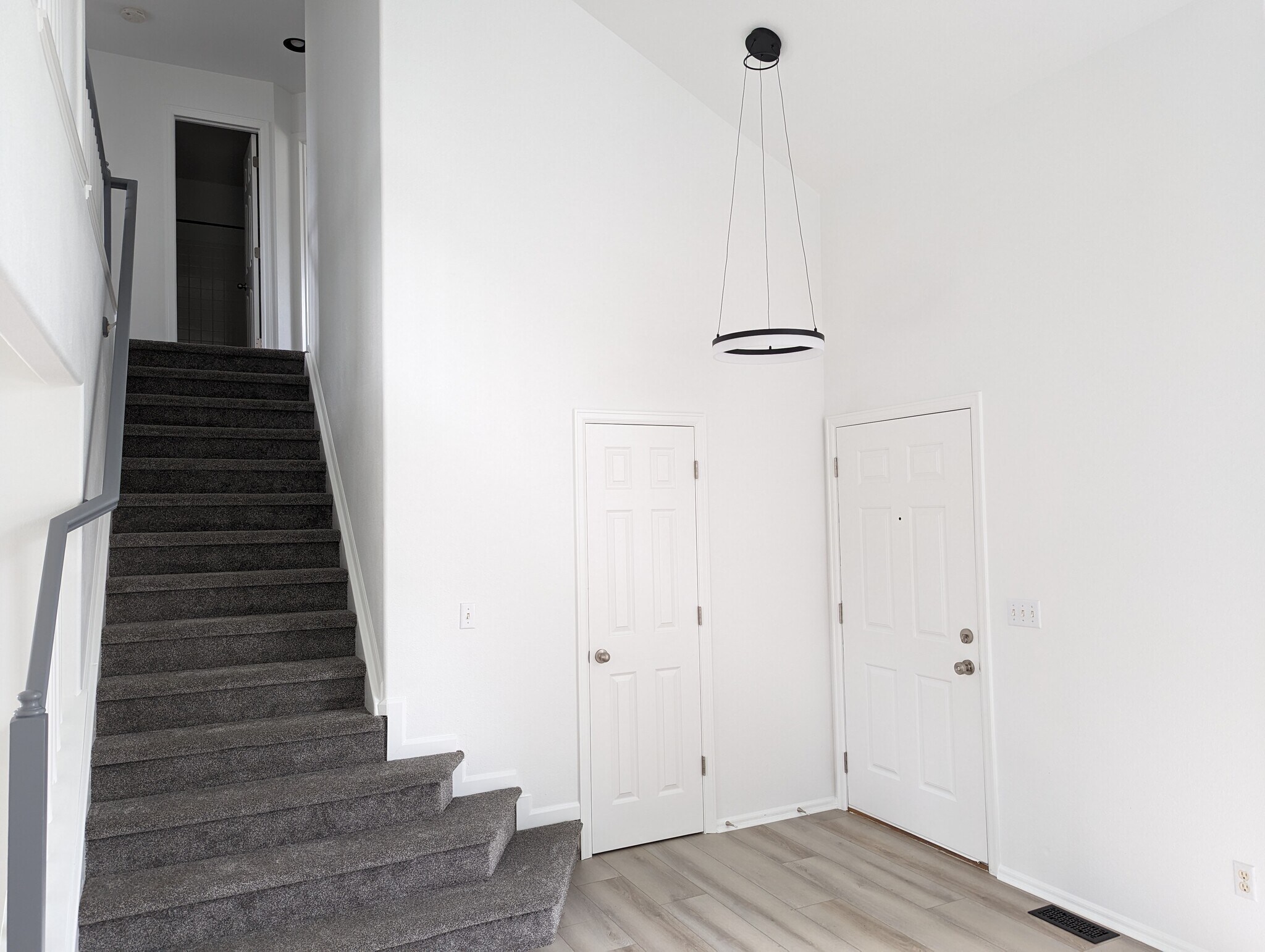 Building Photo - 9464 W Hinsdale Pl