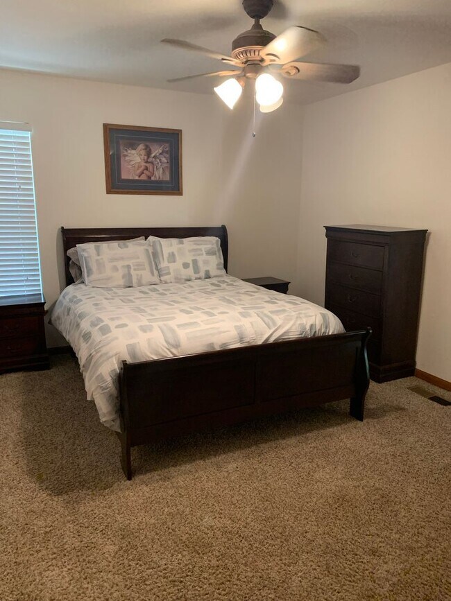 Building Photo - Lake Oroville Lake House with Spectacular Views!