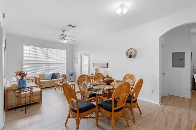 Building Photo - 2300 Butterfly Palm Way