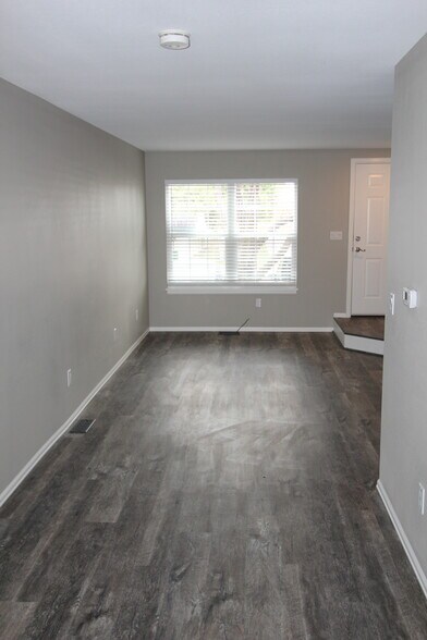 Living Room - 6026 Colony Cir