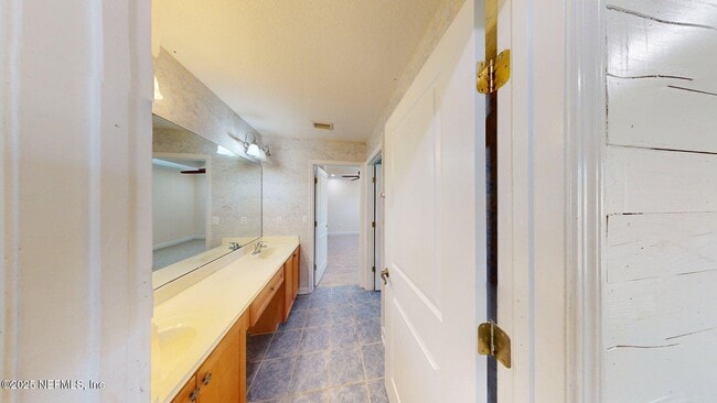 Building Photo - 5329 Clapboard Creek Dr