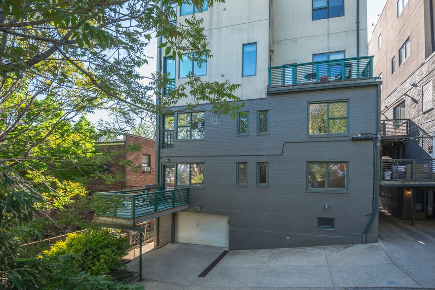 Building Photo - 2307 15th St NW