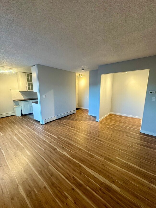 Building Photo - Cozy 1 Bedroom / 1 Bath Condo/DECEMBER MOVE IN SPECIAL